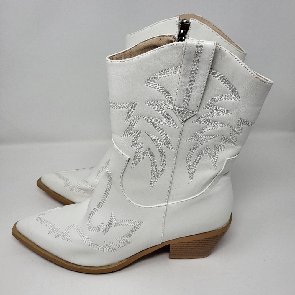 Wetkiss Women 10 White Pointed‎ Toe Embroidered Western Festival Cowgirl Boots